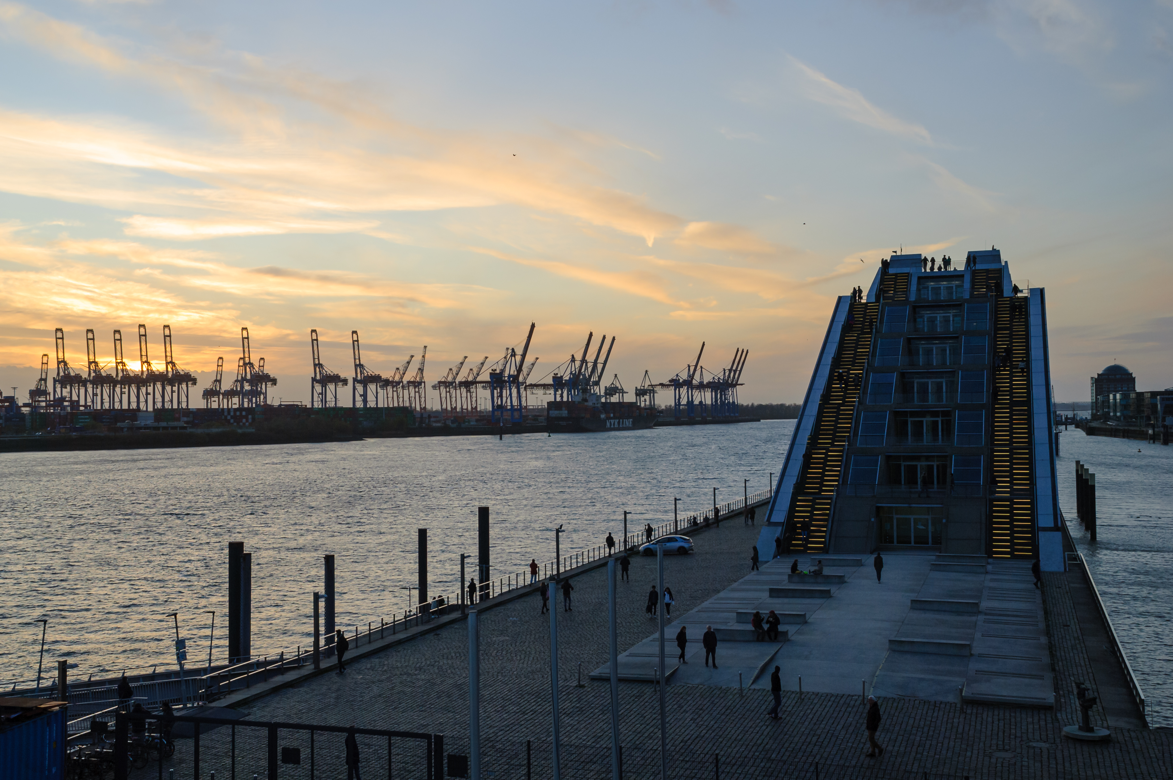 hamburg, zeitraffer, hafen, cruise center, altona, elbe, kräne, burchardkai, dockland, sonnenuntergang