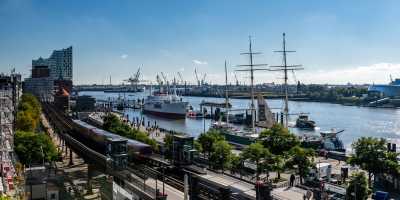 hamburg, hafen, zeitraffer, time laspe, Landungsbrücken, elphie, elbphilharmonie, u-bahn, elbe, panorama, cap san diego, rickmer rickmers