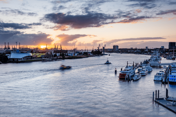 sonnenuntergang, zeitraffer, hamburg, elbe, elphi, elbphilharmonie, hafen, schiffe, wolken, sonne