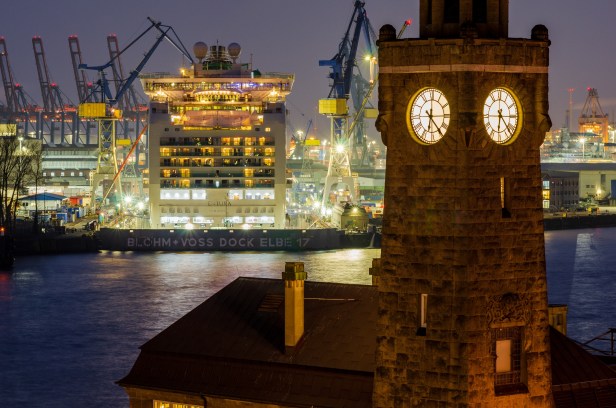 hamburg, zeitraffer, hafen, cruise center, altona, elbe, kräne, burchardkai, Landungsbrücken, pier, dock, nacht, ventura, p&o, blohm, voss, dock 17, trockendock