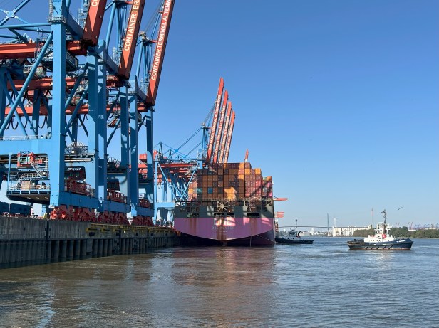 zeitraffer, time lapse, hamburg, hafen, altenwerder, köhlbrand, container, cargo, köhlbrandbrücke, terminal